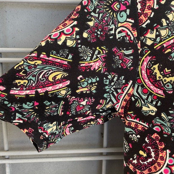 LulaRoe Paisley Printed Perfect T High Low Top-#0186 - Picture 4 of 12